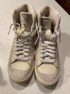 Nike Women's Blazers High-Top Sneakers in Beige and Off-White 🤍almost new!!🤍